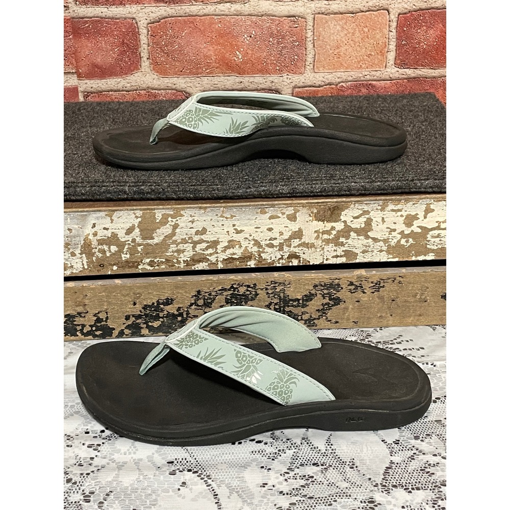 Olukai Ohana W Pineapple Sandals Sage Green Black Flip Flops 20110-AAHQ Womens 7